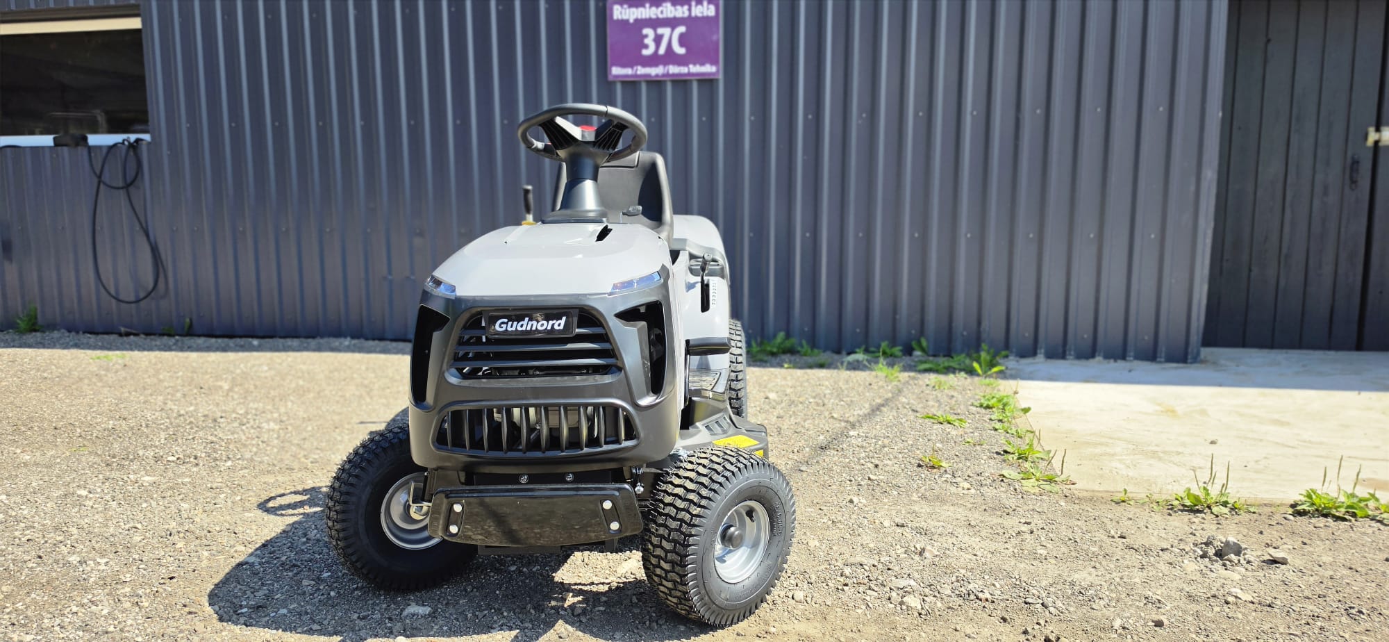 maurina traktors 4