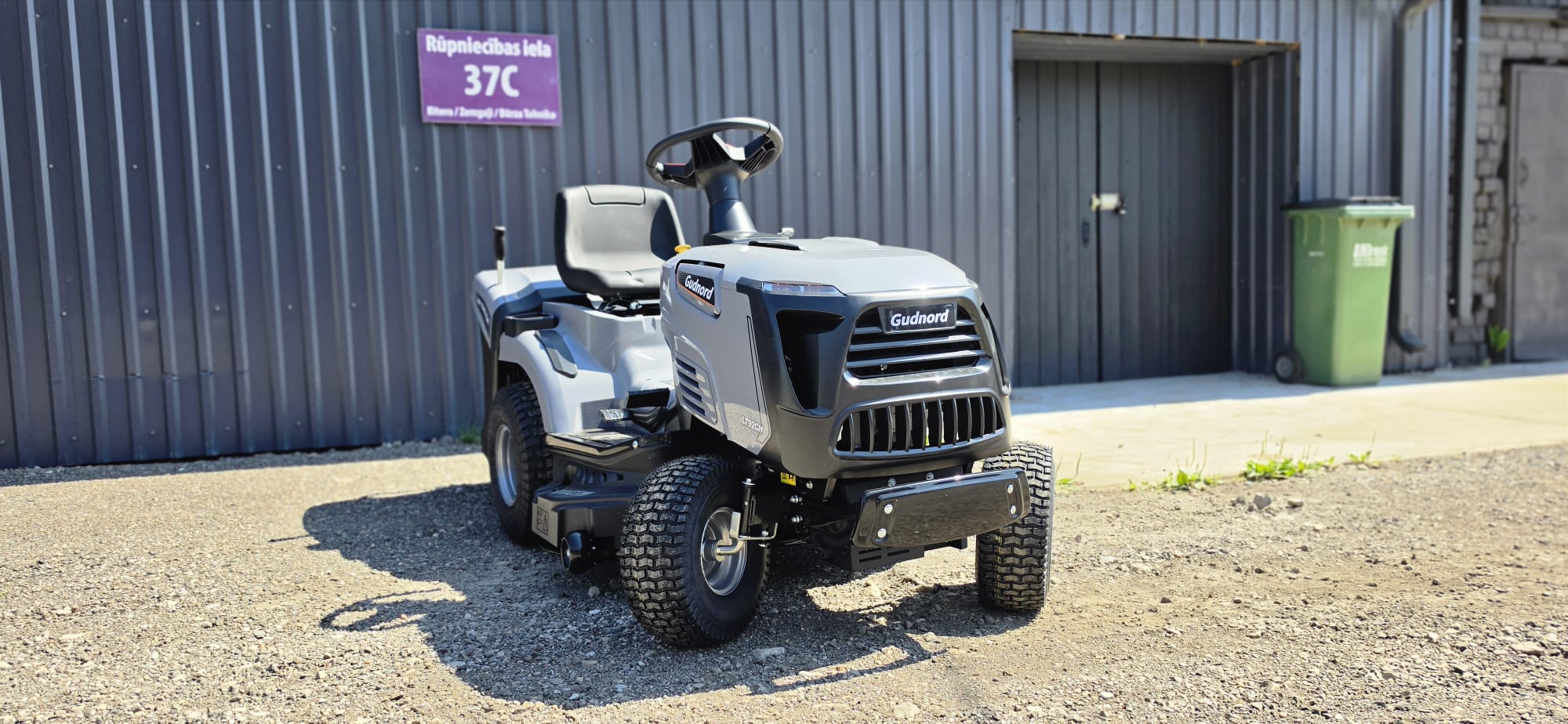 maurina traktors 6